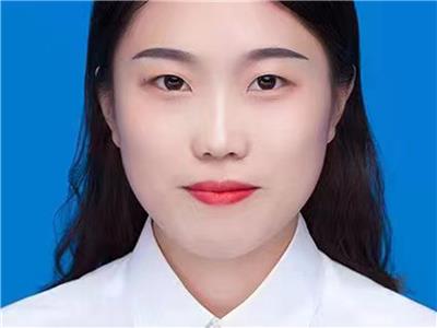 语文教研组组长——贾玉霞