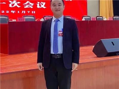 校长——赵岩