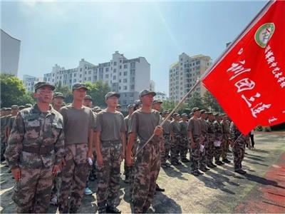 少年何惧骄阳 青春铸就荣光|淄博衡中艺术学校军训汇报表演暨总结表彰大会