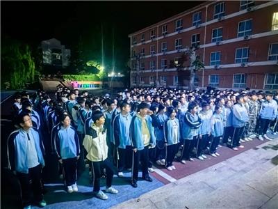 牢固师生安全线|淄博衡中艺术学校开展夜间宿舍应急疏散演练