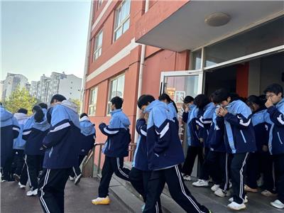 实战演练 防患未“燃” | 淄博衡中艺术学校开展消防知识安全培训及灭火消防演练活动