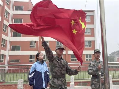 厉兵秣马 备战期中 | 淄博衡中艺术学校举行升旗仪式暨期中动员大会