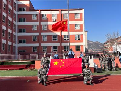 砥砺奋进行更远 高效学习迎期末｜淄博衡中艺术学校举行“珍惜时间，争创佳绩”主题升旗仪式