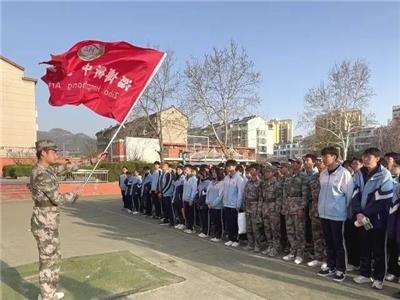 缅怀革命先烈 传承红色基因 | 淄博衡中艺术学校开展清明祭扫活动
